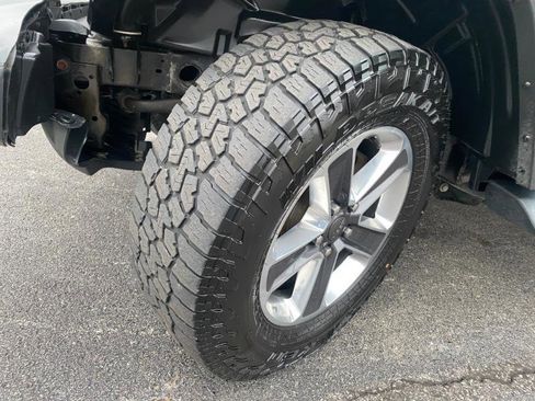 Used 2018 Jeep Wrangler Unlimited Sahara AWD/4WD image 11