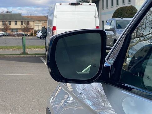 New 2025 Jeep Grand Cherokee Altitude image 13