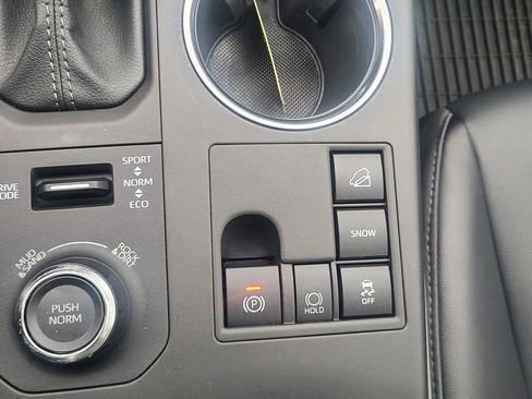 Used 2024 Toyota Highlander XSE image 19