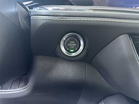 New 2025 Chevrolet Suburban Premier image 17