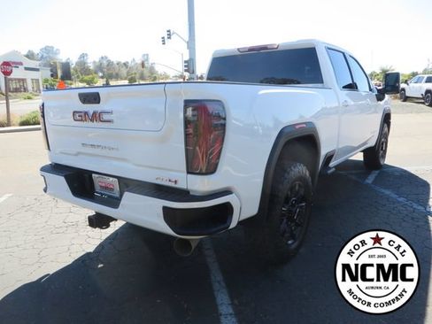 Used 2025 GMC Sierra 2500 AT4 AWD/4WD image 5