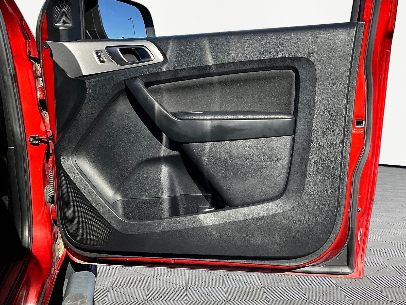 Used 2019 Ford Ranger XLT w/ Equipment Group 302A Luxury AWD/4WD image 29