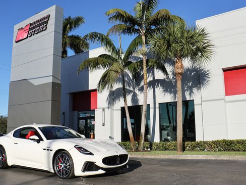 Used 2024 Maserati GranTurismo Trofeo image 1