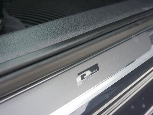 Used 2017 Volkswagen Passat 1.8T R-Line w/ R-Line Lighting Package image 22