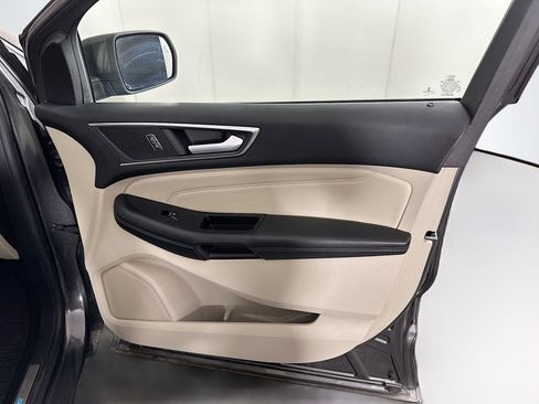 Used 2017 Ford Edge Titanium w/ Equipment Group 301A AWD/4WD image 33