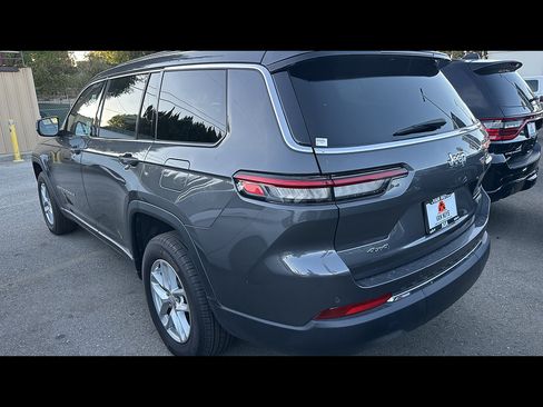 Used 2023 Jeep Grand Cherokee L Laredo AWD/4WD image 3
