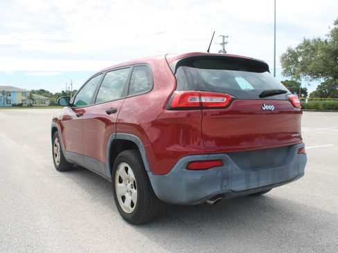 Used 2014 Jeep Cherokee Sport FWD image 7