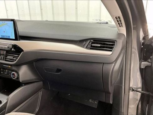 Used 2022 Ford Escape SE AWD/4WD image 17