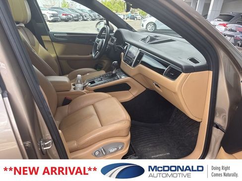 Used 2017 Porsche Macan S image 19