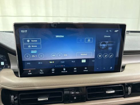 Used 2022 Lincoln Nautilus AWD w/ Premium Package image 14