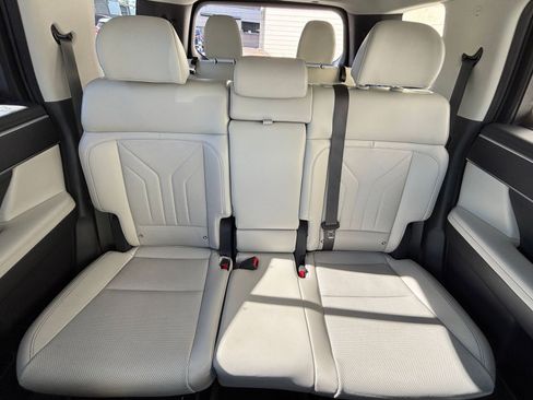 Used 2025 Hyundai Santa Fe SEL image 41