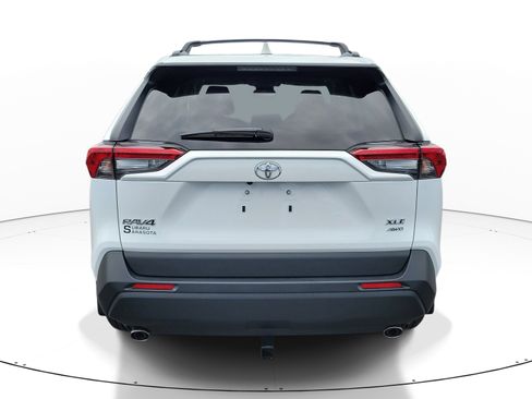 Used 2025 Toyota RAV4 XLE AWD/4WD image 5