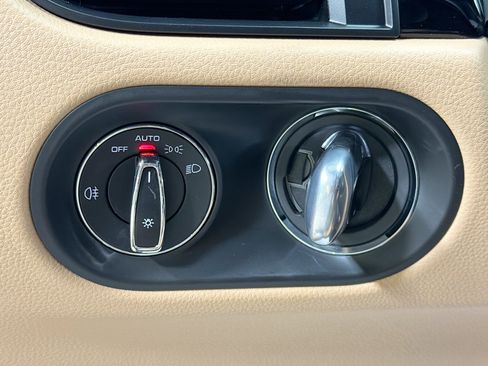 Used 2025 Porsche Macan image 34