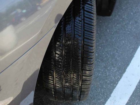 Used 2015 Nissan Sentra SV FWD image 30