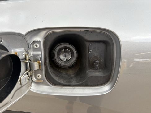 Certified 2025 Honda HR-V LX image 28