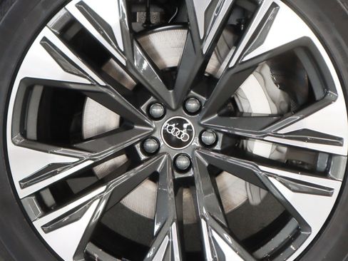 New 2026 Audi Q8 Premium Plus image 7