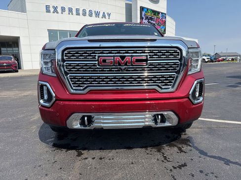 Used 2019 GMC Sierra 1500 Denali w/ Denali Ultimate Package AWD/4WD image 2