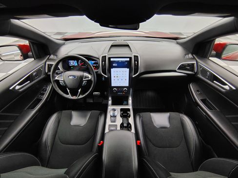 Used 2024 Ford Edge ST image 2