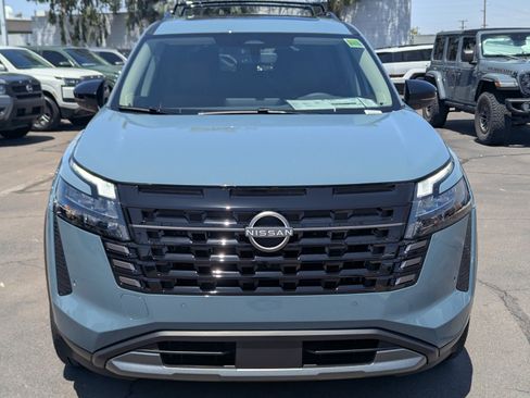 New 2026 Nissan Pathfinder Platinum FWD image 6