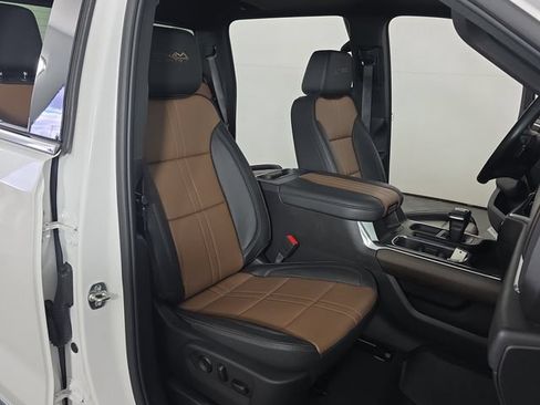 Used 2025 Chevrolet Silverado 1500 High Country w/ Technology Package AWD/4WD image 59