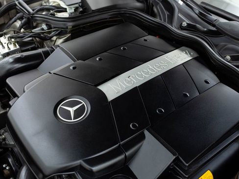 Used 2005 Mercedes-Benz E 500 Sedan w/ Lighting Pkg image 16