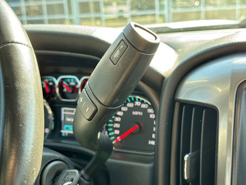 Used 2018 Chevrolet Silverado 1500 LT w/ All Star Edition AWD/4WD image 34