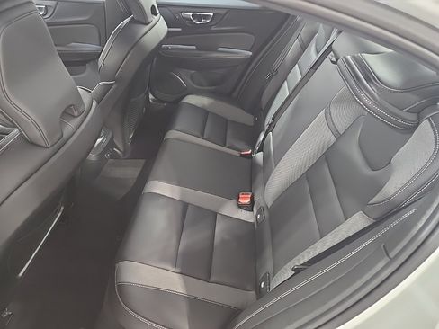 Used 2024 Volvo S60 B5 Plus image 19