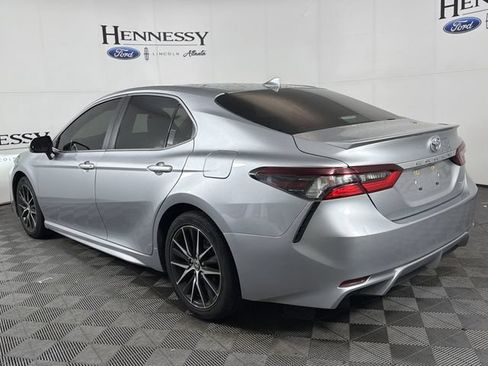 Used 2022 Toyota Camry SE FWD image 21