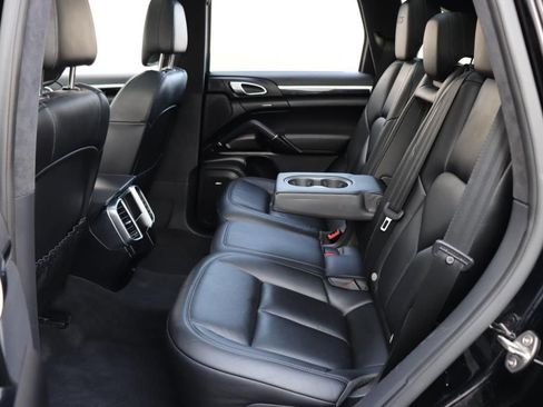 Used 2017 Porsche Cayenne GTS image 19