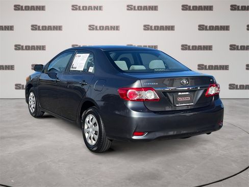 Used 2011 Toyota Corolla LE image 3