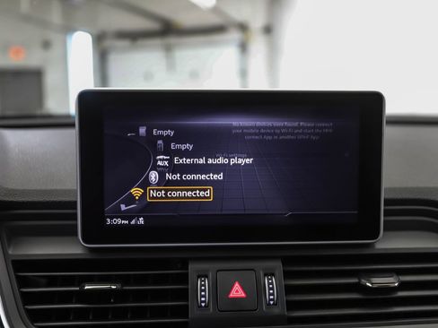 Used 2019 Audi SQ5 Prestige w/ Prestige Package AWD/4WD image 17