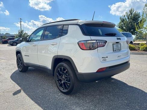 Certified 2026 Jeep Compass Latitude AWD/4WD image 5