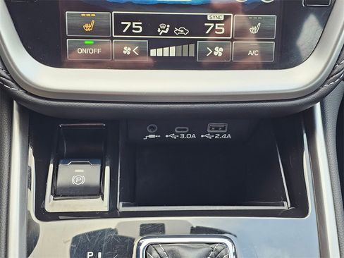 Used 2025 Subaru Legacy Premium image 31