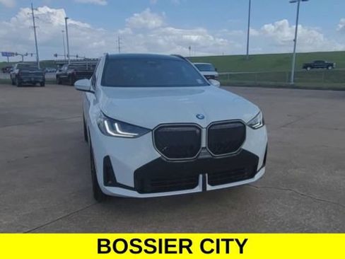 Used 2025 BMW X3 xDrive30i w/ Premium Package AWD/4WD image 3