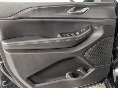Used 2024 Jeep Grand Cherokee Altitude RWD image 12