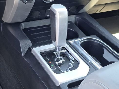 Used 2017 Toyota Tundra Limited w/ Limited Premium Package image 22