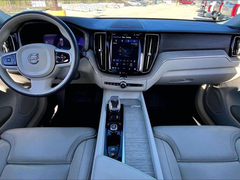 Used 2022 Volvo XC60 B5 Inscription w/ Advanced Package image 14