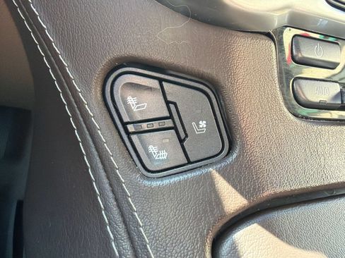 Used 2017 Chevrolet Tahoe Premier AWD/4WD image 36