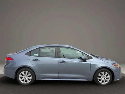 Used 2022 Toyota Corolla LE FWD image 8