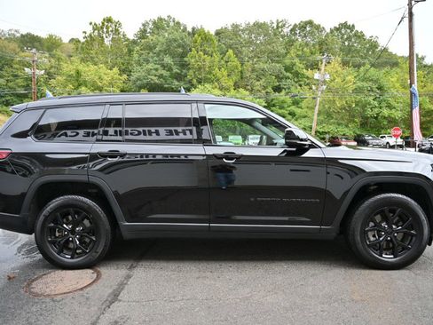 Used 2024 Jeep Grand Cherokee L Laredo image 8