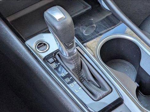 Used 2024 Nissan Altima 2.5 SV image 17