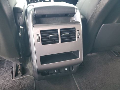 Used 2019 Land Rover Range Rover Sport HSE image 32