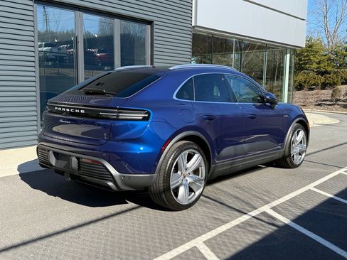Certified 2024 Porsche Macan 4 Electric image 7