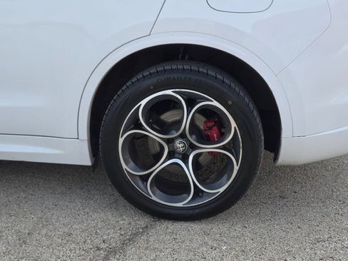 Used 2022 Alfa Romeo Stelvio Veloce image 15