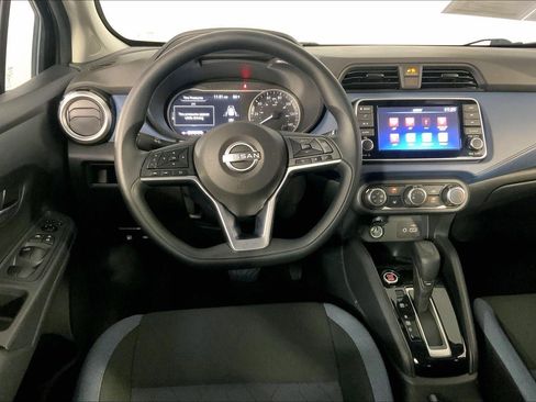Used 2025 Nissan Versa SV FWD image 5