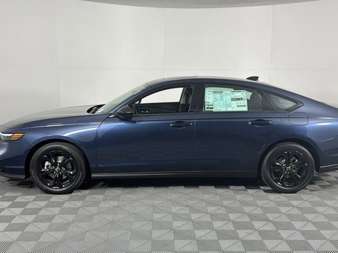 Used 2025 Honda Accord SE image 7