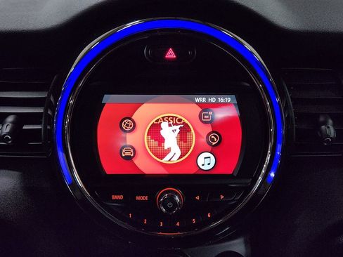 Used 2019 MINI Cooper 4-Door Hardtop image 35