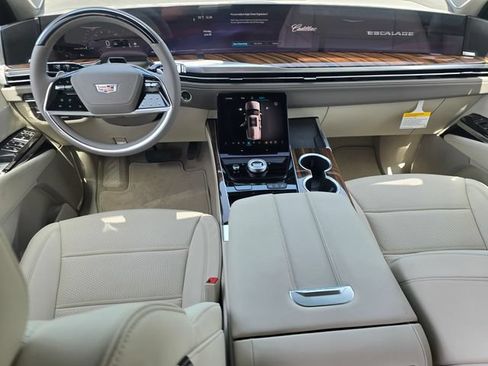 New 2026 Cadillac Escalade ESV Platinum Sport AWD/4WD image 16