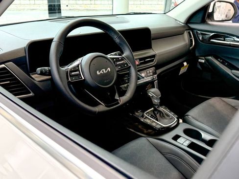 New 2026 Kia Seltos SX w/ SX Sunroof Package AWD/4WD image 11