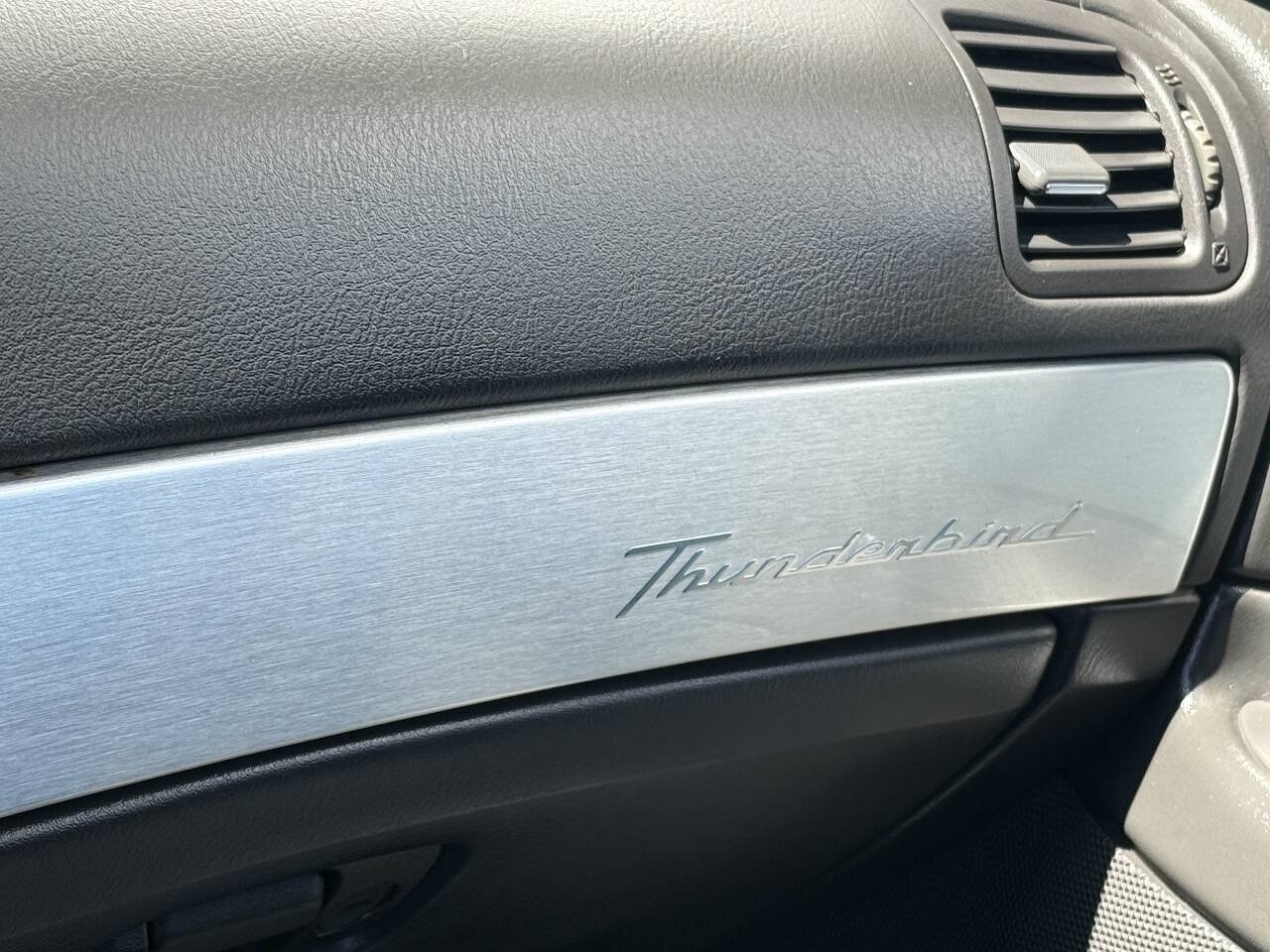 Used 2002 Ford Thunderbird RWD image 10